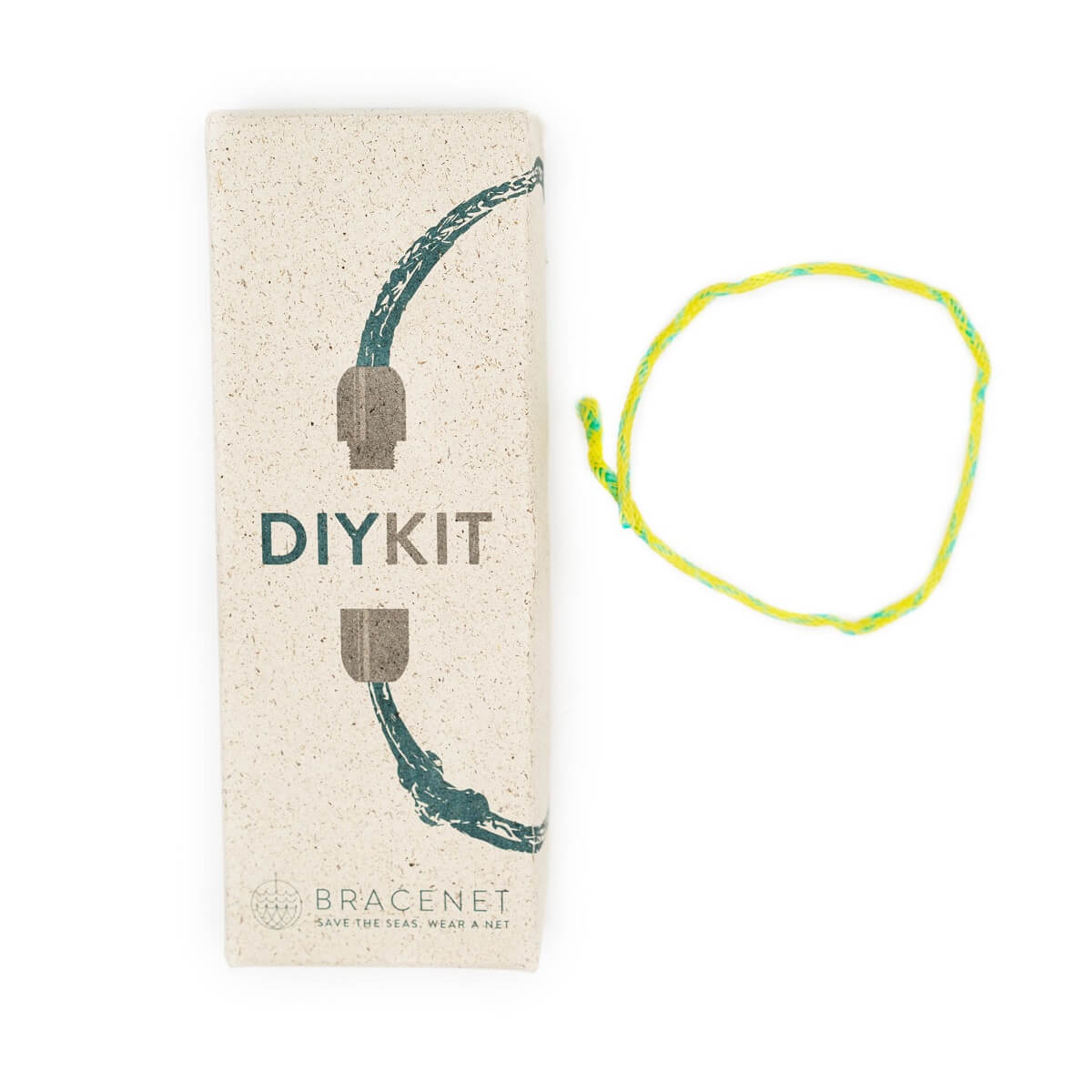 Abbildung der BRACENET DIY KIT Verpackung mit einem Stück Fischernetz Mediterranean Sea in der Farbe gelb