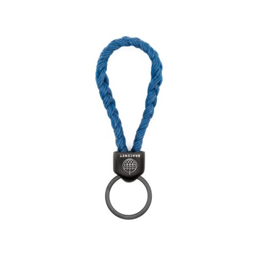 Tiefblauer Saltstraumen-Schlüsselanhänger aus geflochtenem Netz mit schwarzer Metallkappe von BRACENET