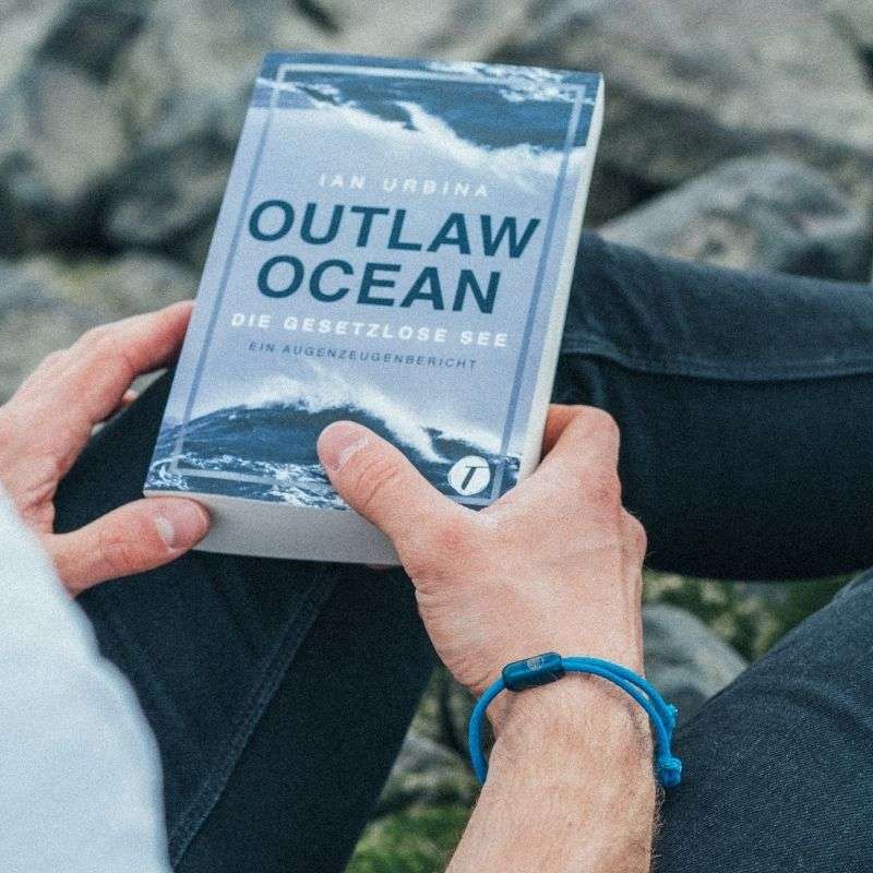 Bracenet Outlaw Ocean book Ian Urbina