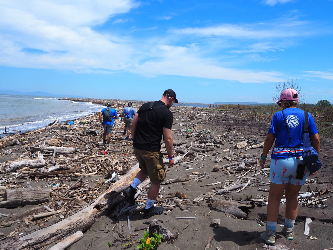 BRACENET und MAREBLU Team beim Clean Up in Costa Rica