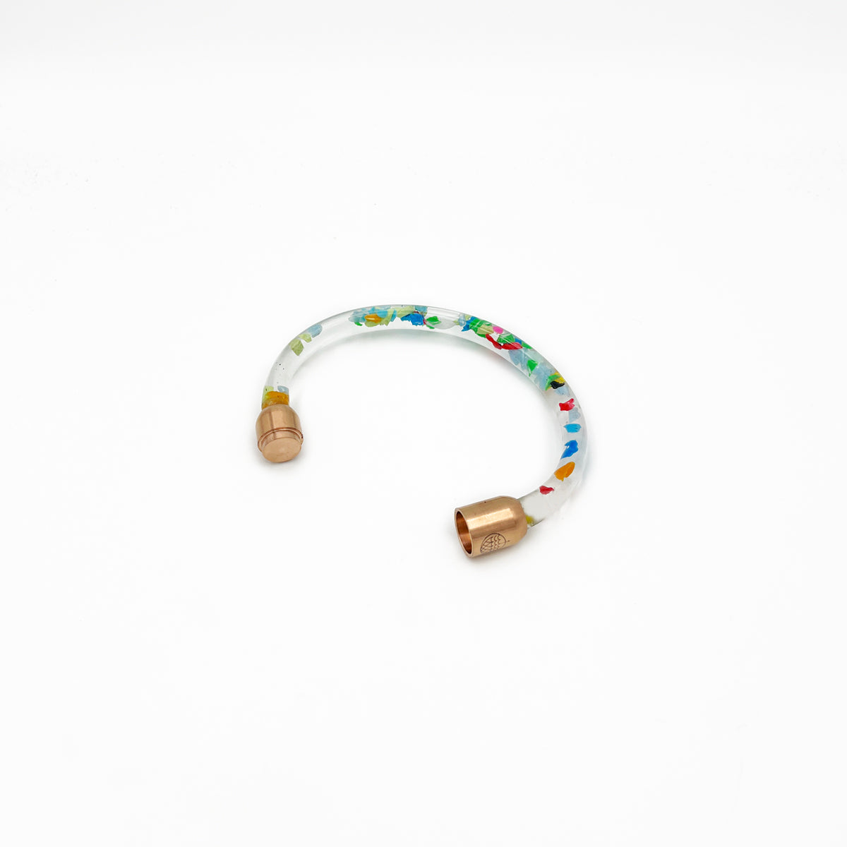 BRACENET Floating Upcycling Armband aus alten Plastiktuben gefüllt mit Mikroplastik, destilliertem Wasser und Glycerin mit magnetischem Edelstahlverschluss in rosegold