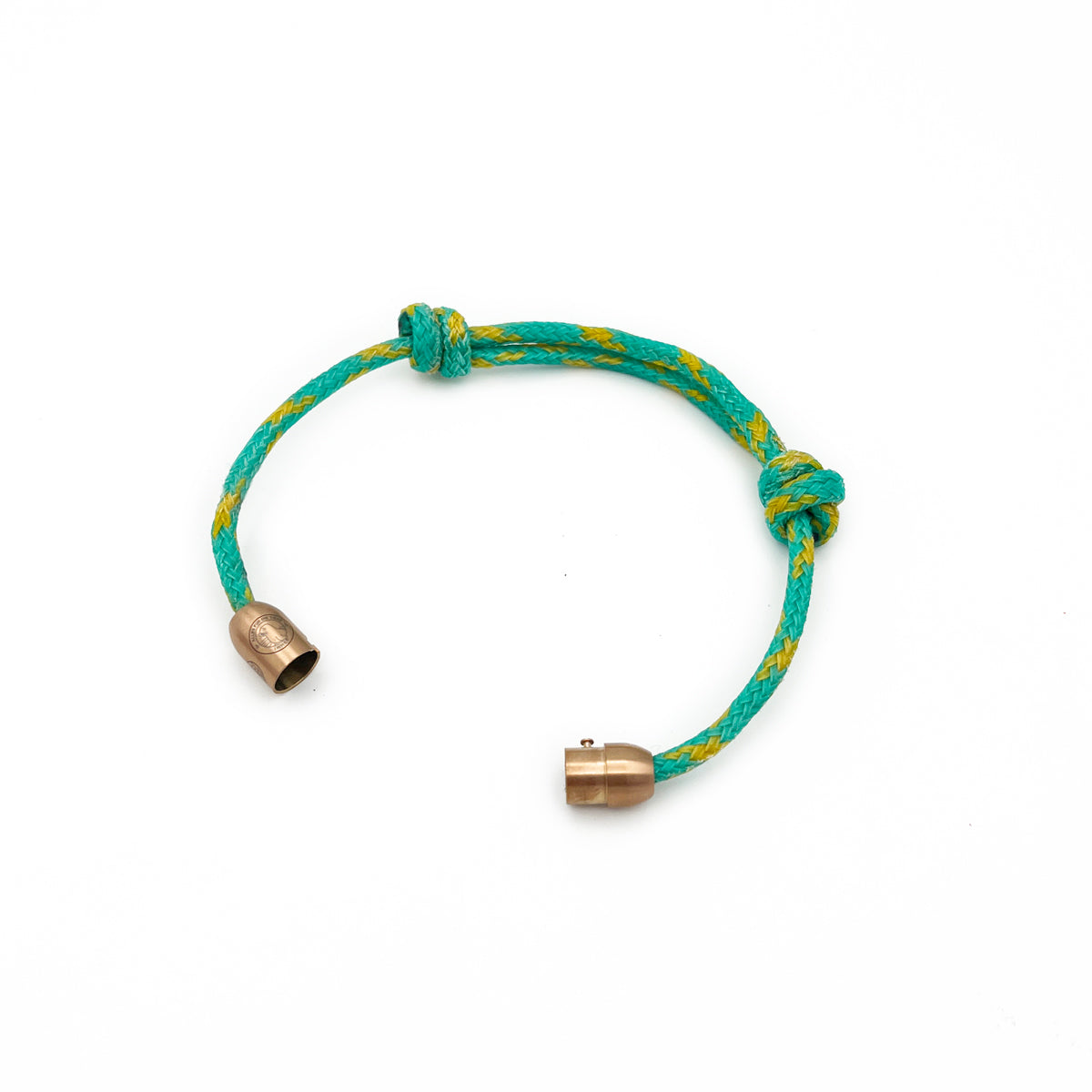 Alles für die Tiere immer - Robbe Emmanuel Armband aus grün-gelben Fischernetzen von BRACENET mit Bajonettverschluss in roségold