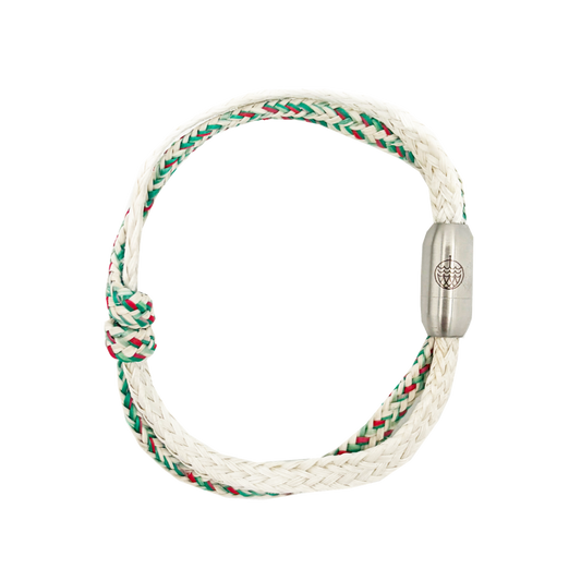 Enard Bay Bracenet aus Fischernetz in Weiß und Grün mit Umwicklung in der Mitte und mit Bajonettverschluss in Silber.  