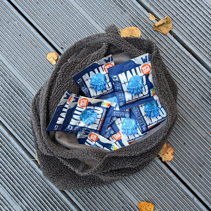 NALU x BRACENET Quallen Armband aus Fischernetz mit Fruchtgummi