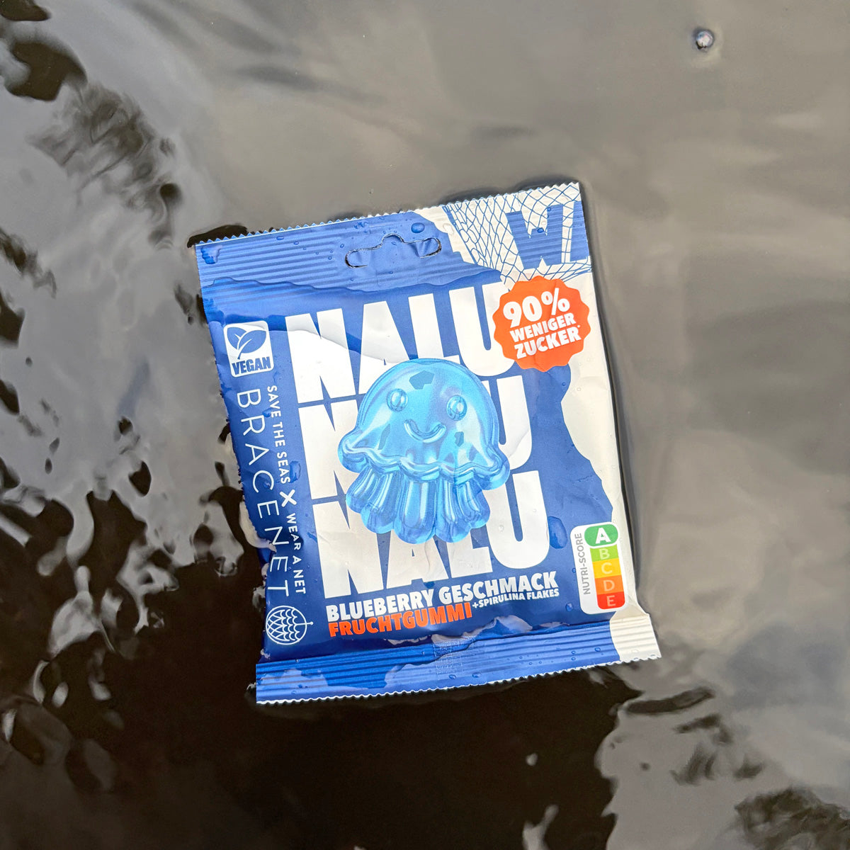 NALU x BRACENET Quallen Armband aus Fischernetz mit Fruchtgummi