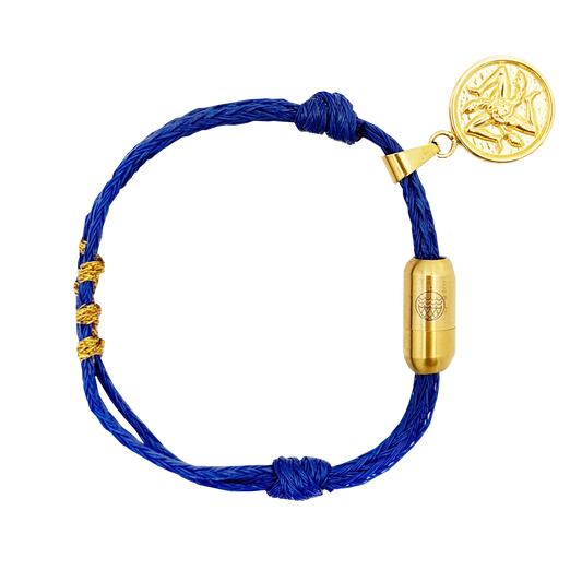 Sicilia, Sizilien Bracenet Bracelet aus Fischernetz in blau und gold mit Edelstahl Magnetverschluss und einem Medusa Anhänger als Freisteller