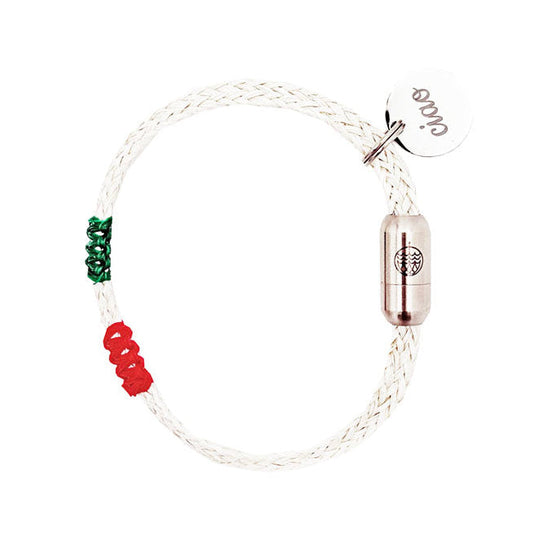 Italy, Italien Bracenet Bracelet  aus ehemaligem Fischernetz in Weiß mit roten und grünen Akzenten mit Edelstahl Magnetverschluss und einem Edelstahlanhänger mit Ciao Gravur als Freisteller