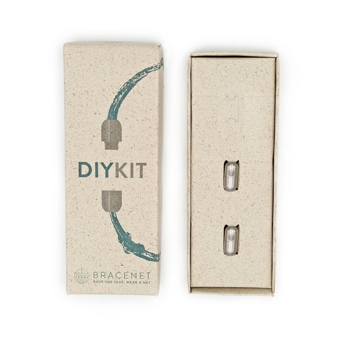 Abbildung der BRACENET DIY KIT Verpackung mit zwei silbernen Drehverschlüssen aus Edelstahl zur Fertigung eines nachhaltigen Armbands