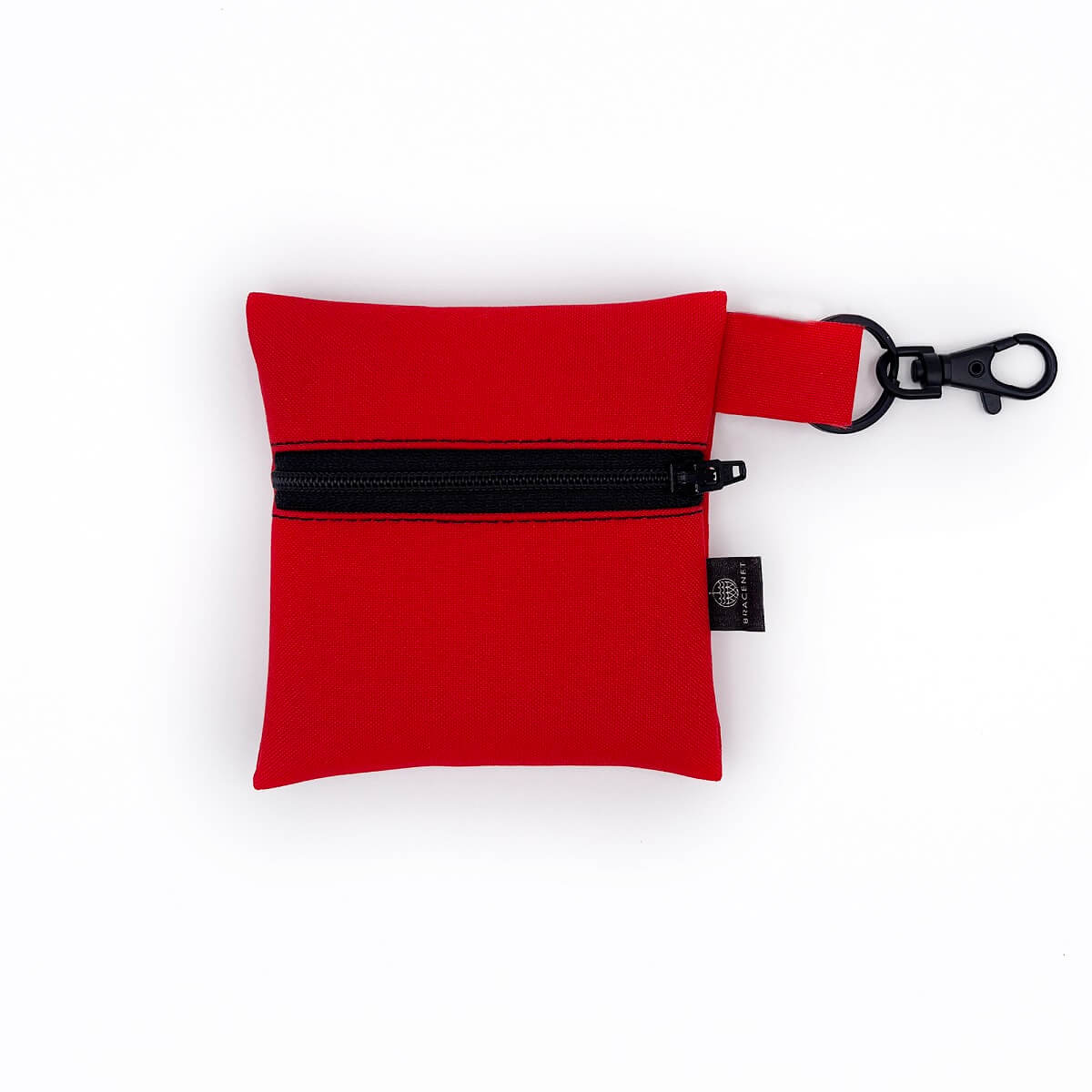 BRACENET Upcycling Neopren Tasche in rot mit einem kleinen Karabiner, handgefertigt aus einem alten Tauchanzug
