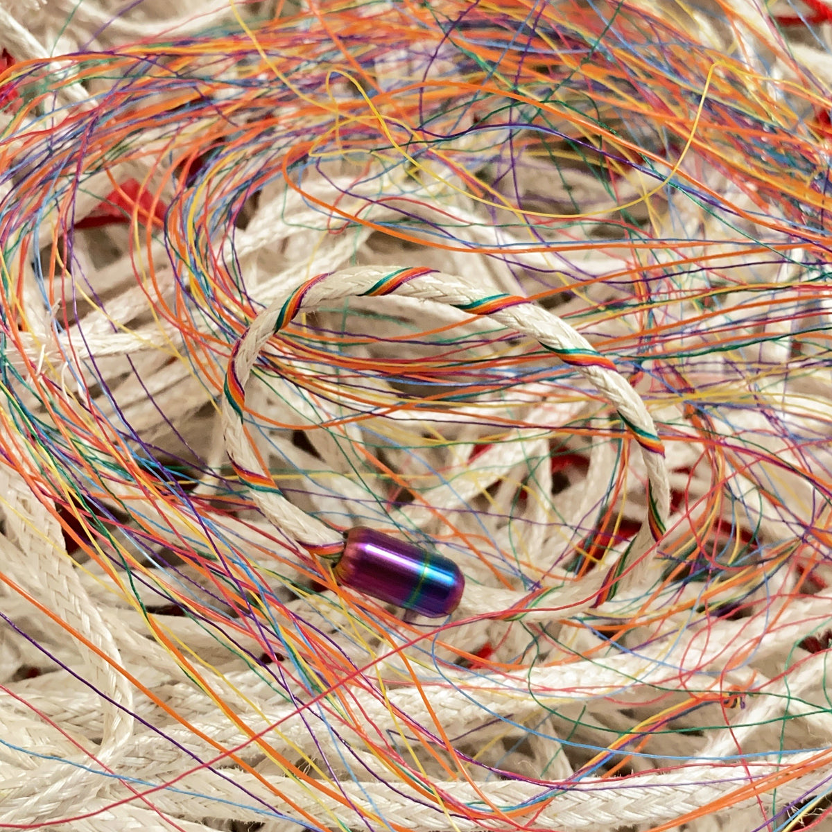 Rainbow Bay Armband aus Fischernetz