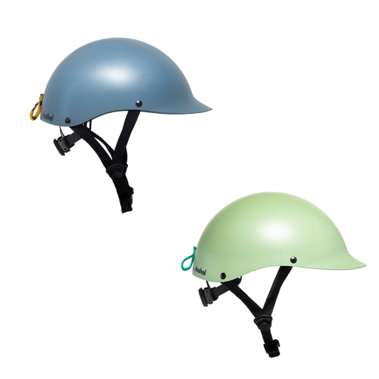 Dashel x BRACENET Ocean Edition Fahrradhelm in Blau und Grün mit Schlaufe aus Fischernetzen in Gelb und Grün. 