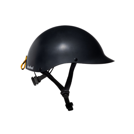 Dashel x BRACENET Sea Shepherd Fahrradhelm in Schwarz mit Fischernetz-Schlaufe in Gelb und Blau. 
