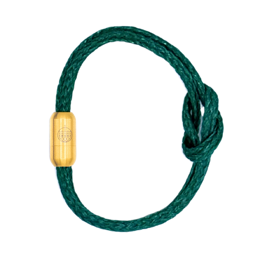 März Bracenet Alborán Sea aus dunkelgrünem Fischernetz mit Knoten und mit goldenem Magnetverschluss. 