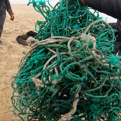 Das grüne Fischernetz aus dem das Bracenet gefertigt wurde.