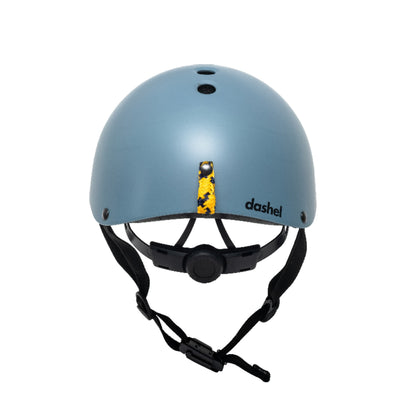 Dashel x BRACENET Ocean Edition Fahrradhelm in Blau mit Schlaufe aus Fischernetzen in Gelb.