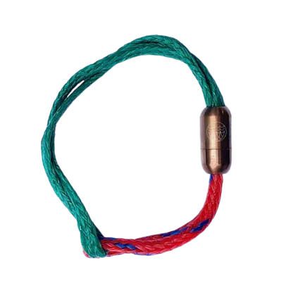 BRACENET Christmas Bracenet aus einem grünen und einem roten Fischernetz mit coffee Magnetverschluss.